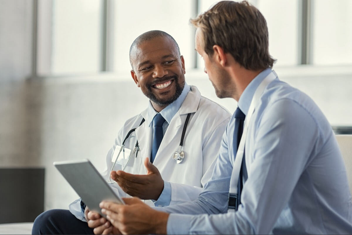 billboard-medical-professionals-having-conversation Medical professionals having conversation