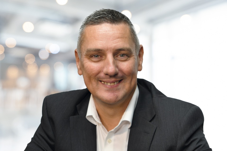 Iain Stevenson profile